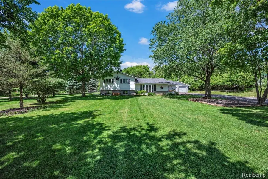3157 N Irish Road, Davison, MI 48423 - #2