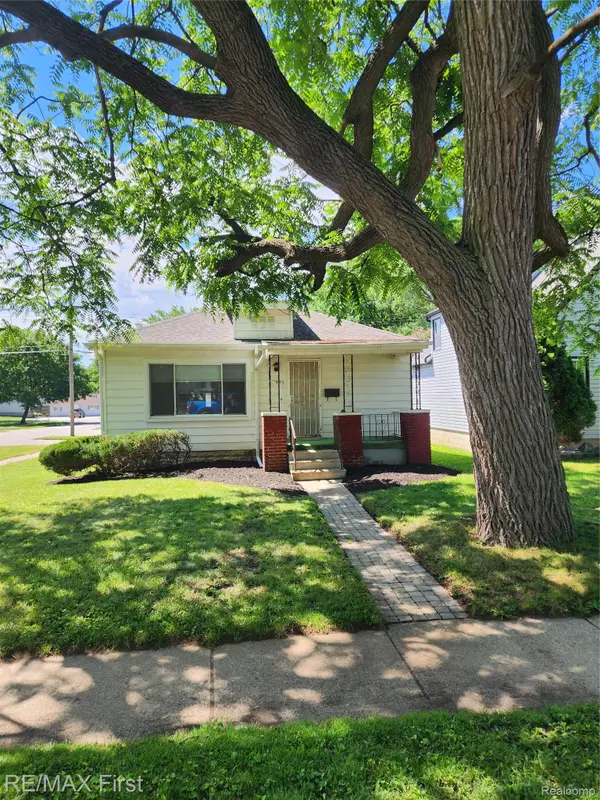 995 Lakeview Street, Waterford, MI 48328
