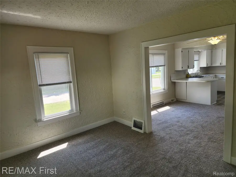 995 Lakeview Street, Waterford, MI 48328 - #3