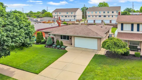 29450 Desmond Drive, Warren, MI 48093