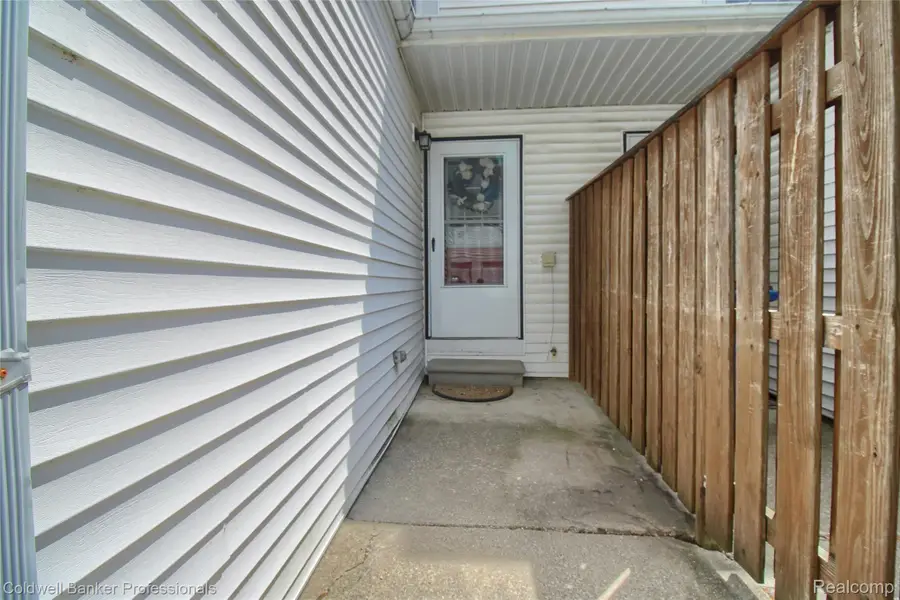 38351 Warner Farms Drive S, Westland, MI 48185 - #3