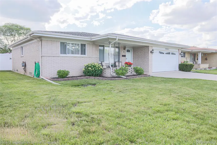 28821 Lund Avenue, Warren, MI 48093 - #2
