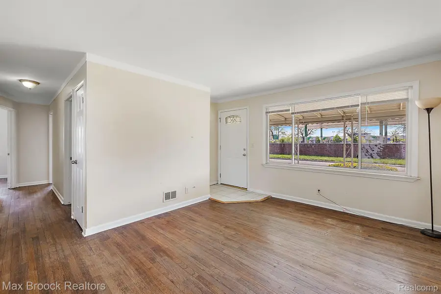 561 Bennett Avenue, Ferndale, MI 48220 - #2