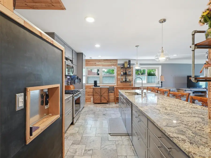 13211 Bloomfield Avenue, Warren, MI 48089 - #3