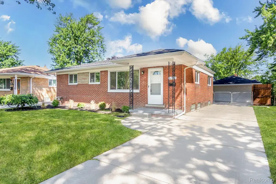 24865 Ridgecroft Avenue, Eastpointe, MI 48021 - #2