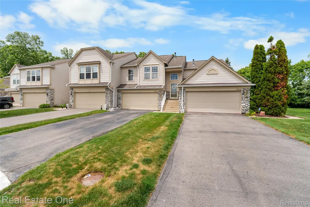 26738 Kirkway Circle, Trenton, MI 48183 - #1
