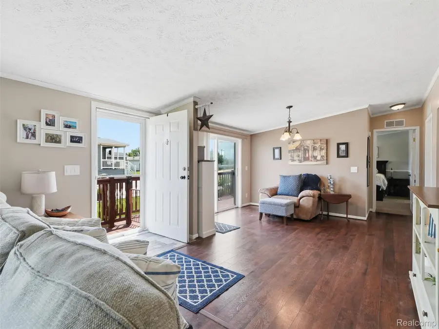 9695 Bloomsbury Circle, Northville, MI 48167 - #3