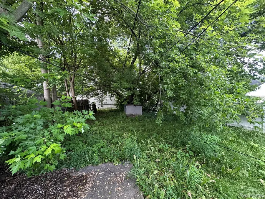 15589 Norborne Avenue, Redford, MI 48239 - #3