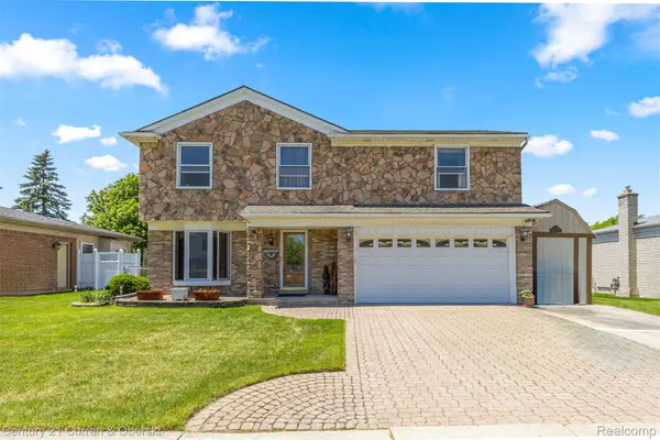 23312 E Fairway Drive, Trenton, MI 48183