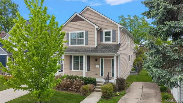 215 La Plaza Court, RoyalOak, MI 48073