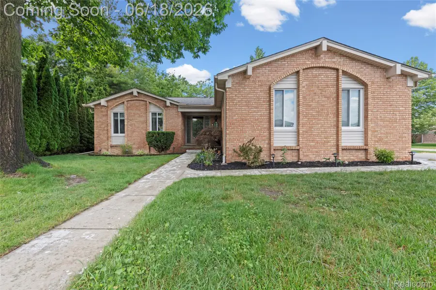 2511 Coral Drive, Troy, MI 48085 - #2