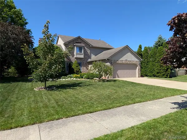 16883 Kenneth Drive, Macomb, MI 48044