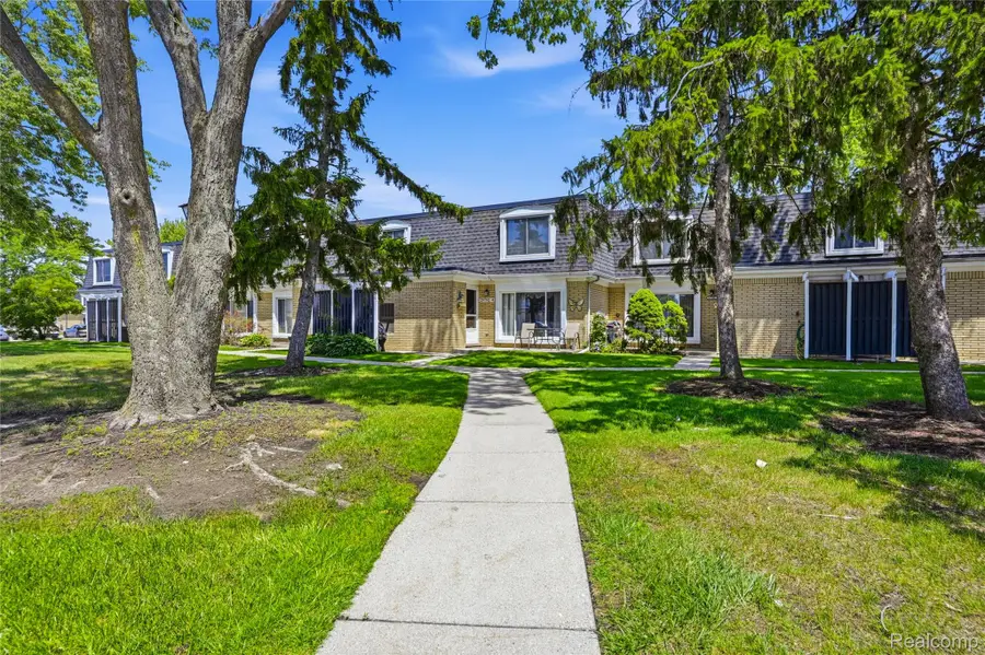 29792 City Center Drive #4, Warren, MI 48093 - #2