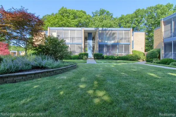 16547 Middlebelt Road #6, Livonia, MI 48154
