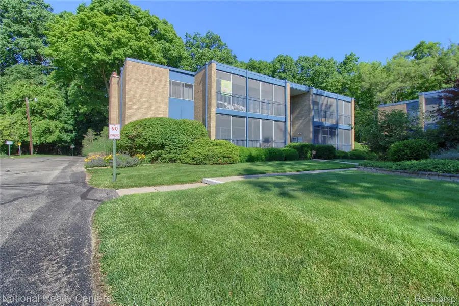 16547 Middlebelt Road #6, Livonia, MI 48154 - #2
