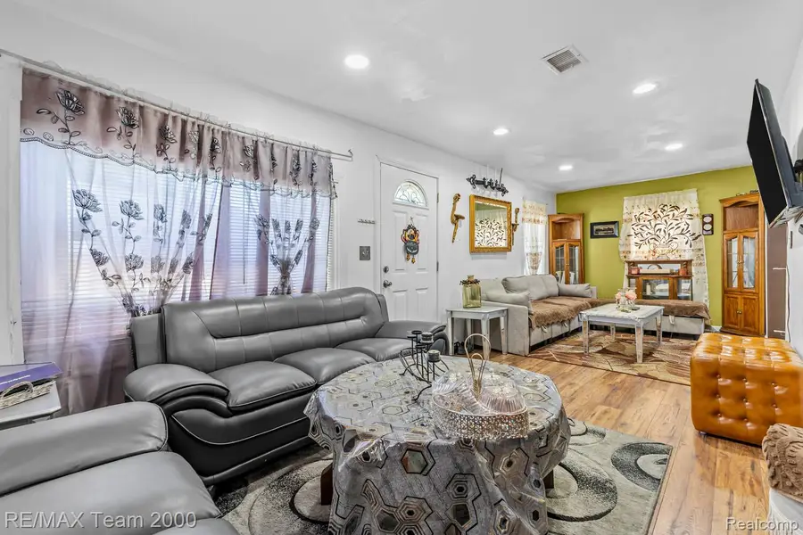 7415 Gilman Street, Westland, MI 48185 - #3
