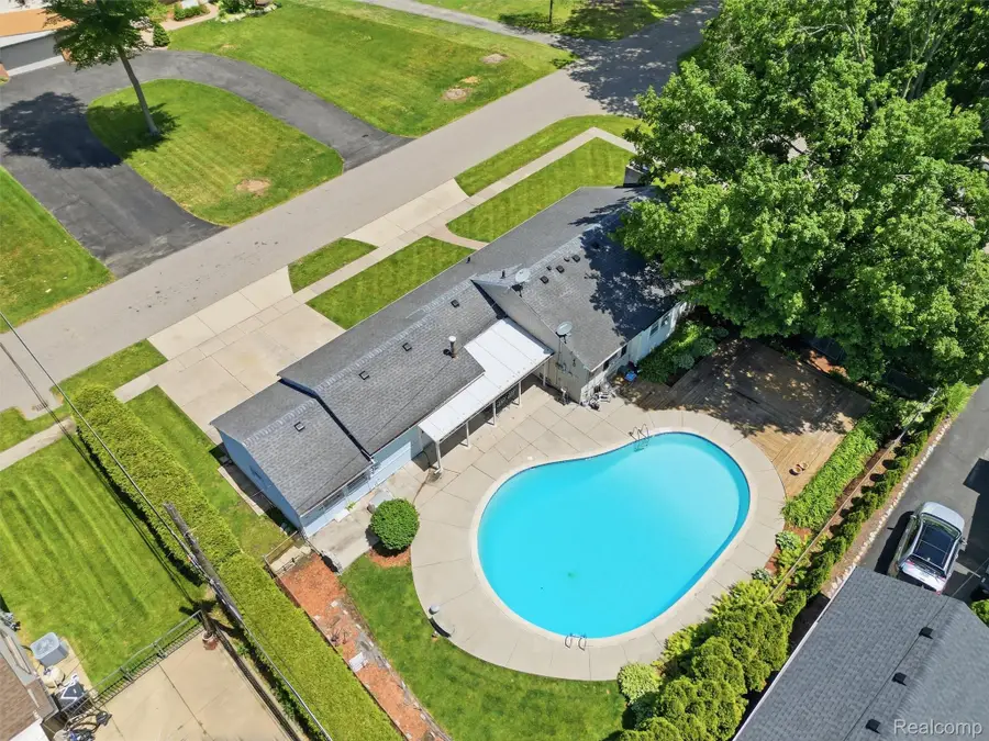 34155 Oakdale Street, Livonia, MI 48154 - #2