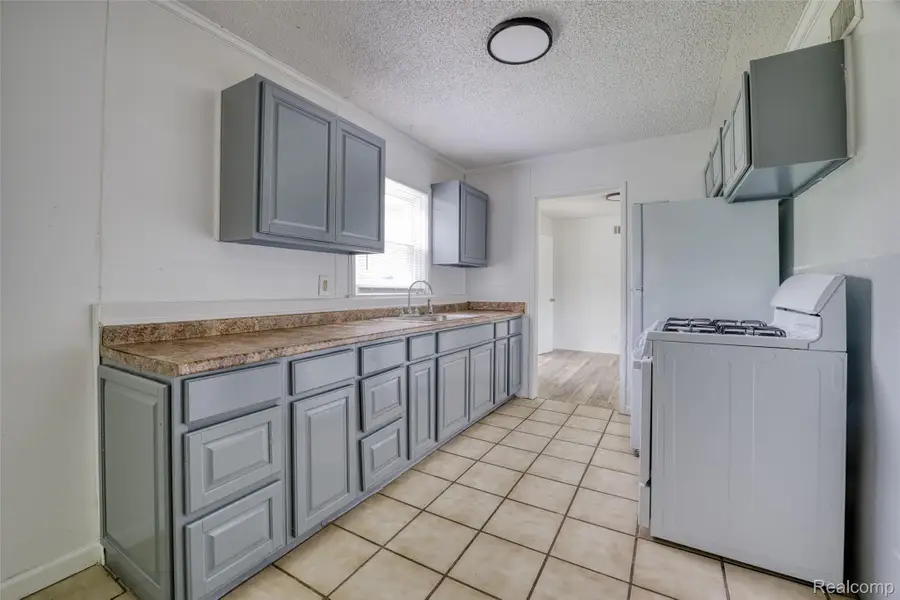 585 Olds Street, Ypsilanti, MI 48198 - #2