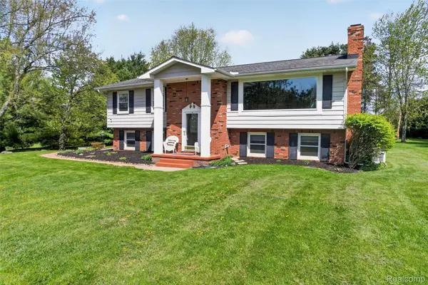 1180 N Hurd Road, Ortonville, MI 48462