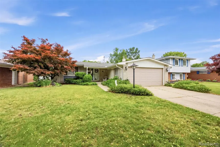 38750 Grandon Street, Livonia, MI 48150 - #2