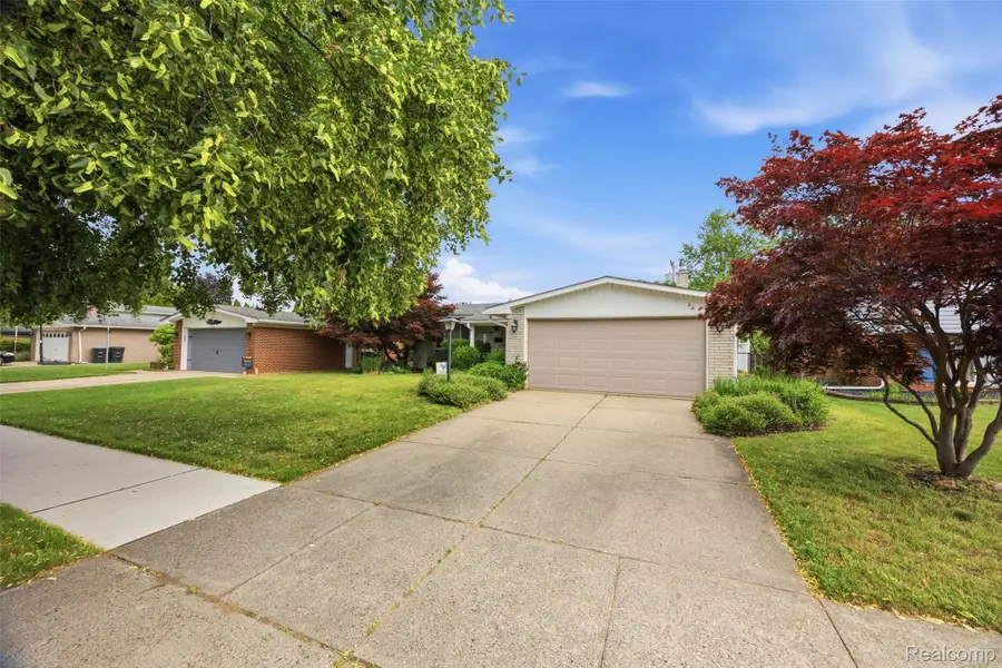 38750 Grandon Street, Livonia, MI 48150 - #3