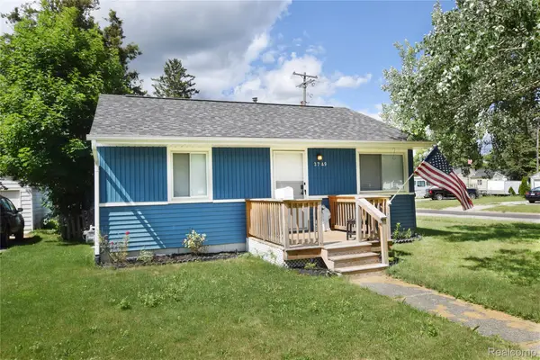 3749 Ivanhoe Avenue, Flint, MI 48506