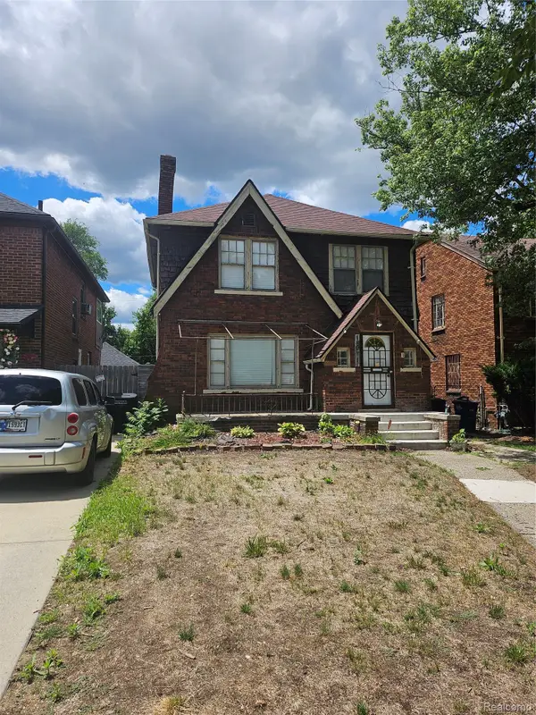18071 Pennington Drive, Detroit, MI 48221