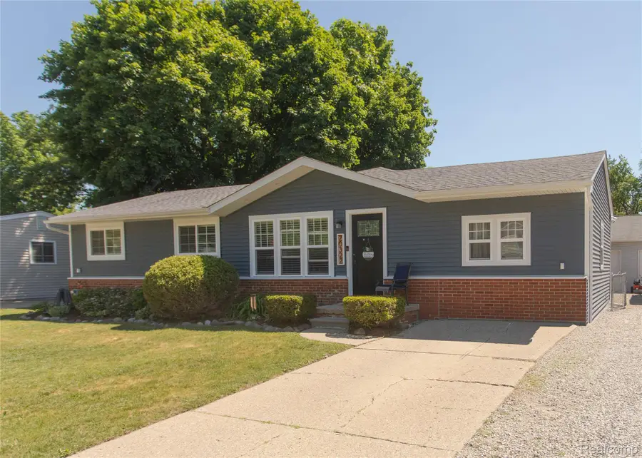 20322 Melvin Street, Livonia, MI 48152 - #3