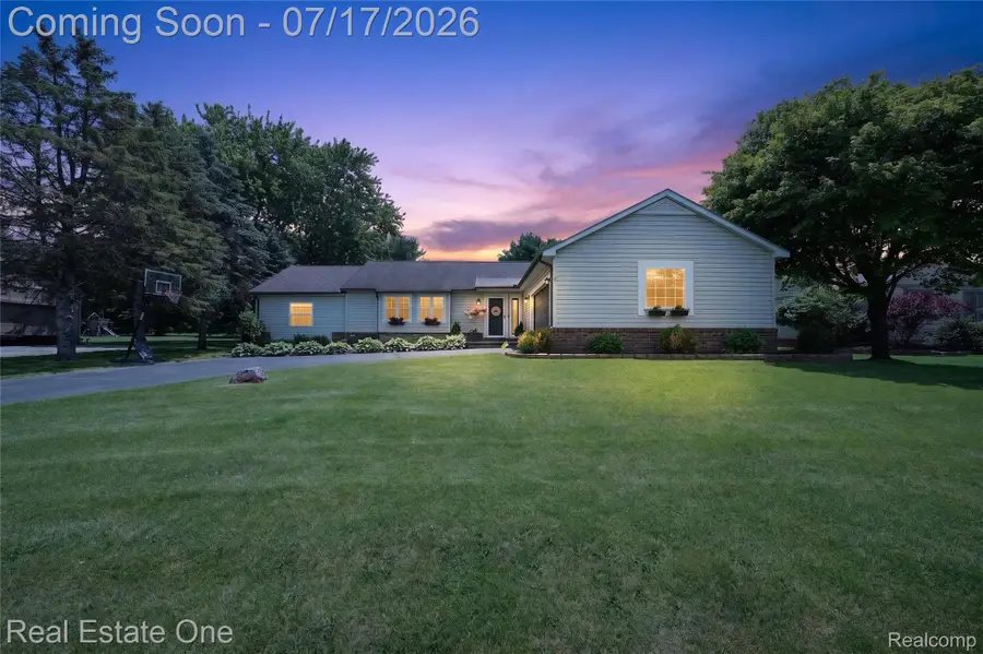 3443 Valley Brook Lane, Brighton, MI 48114 - #2
