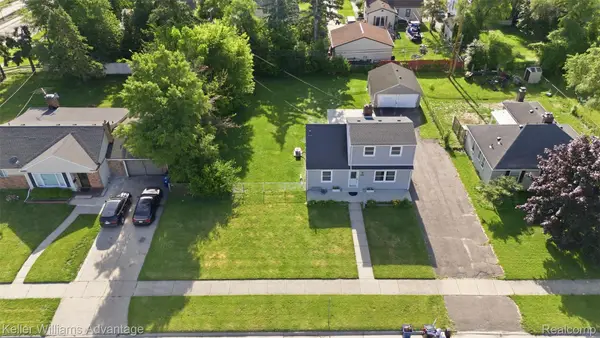 13592 Berwyn, Redford, MI 48239