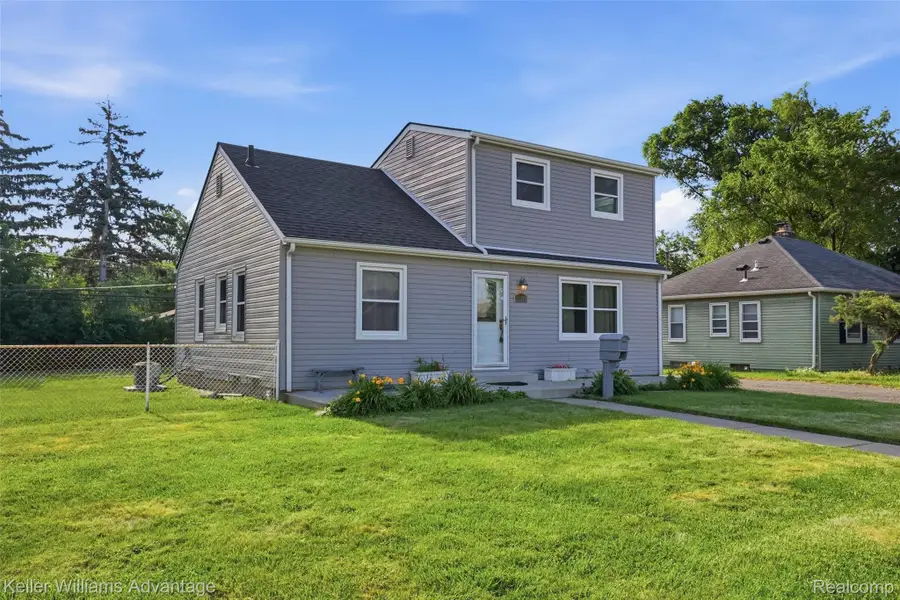 13592 Berwyn, Redford, MI 48239 - #3