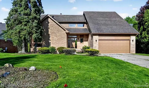 30779 Country Ridge Circle, FarmingtonHills, MI 48331
