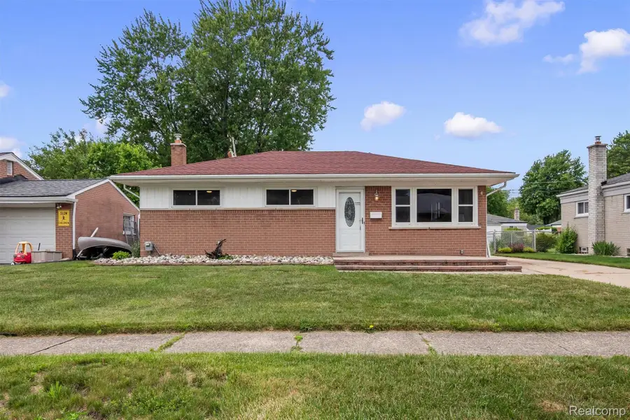 35919 Larchwood Street, Clinton Township, MI 48035 - #3