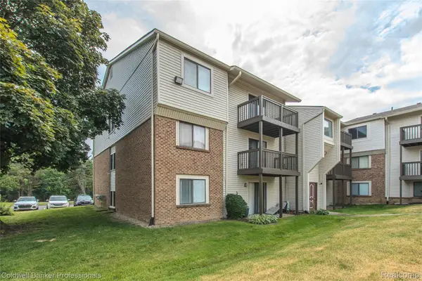 30078 W 12 Mile Rd #99, FarmingtonHills, MI 48334