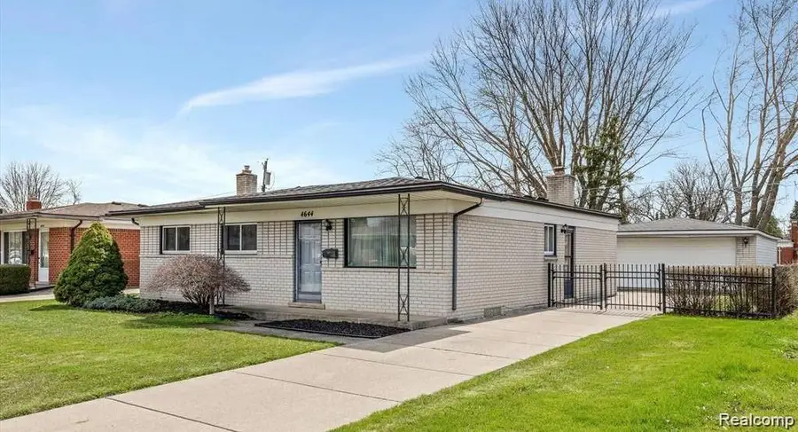 4644 Kingsley Drive, Warren, MI 48092 - #2