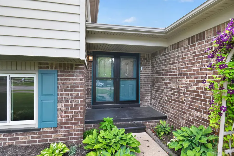 24800 Pamela Street, Brownstown, MI 48134 - #2