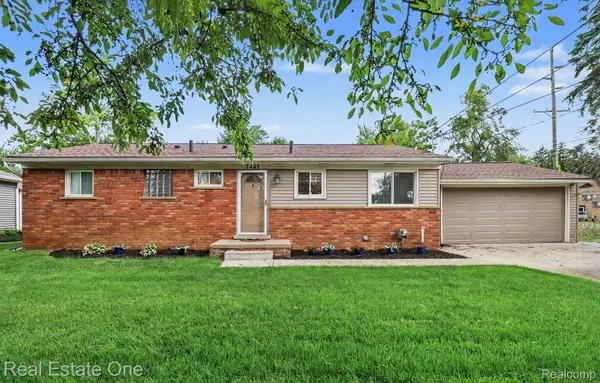 2445 Ethel Drive, WolverineLake, MI 48390