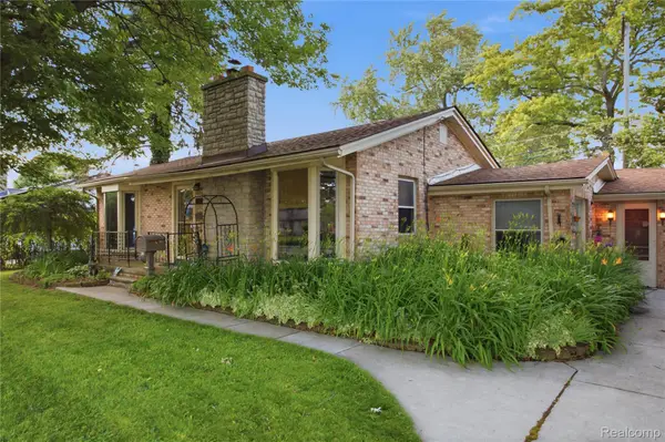 21211 Ardmore Park Drive, StClairShores, MI 48081