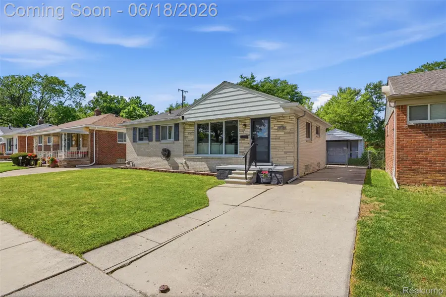 18301 Marquette Street, Roseville, MI 48066 - #2