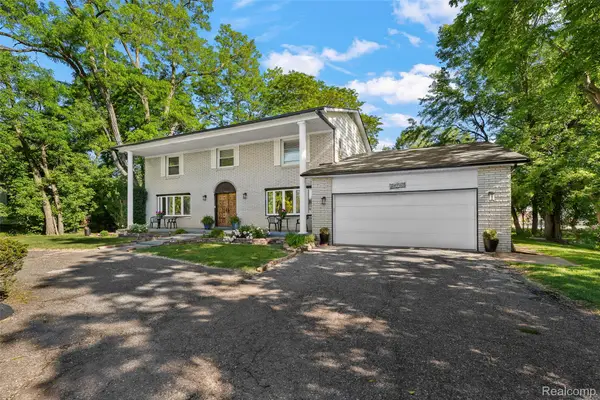 28700 W 14 Mile Road, WestBloomfield, MI 48322