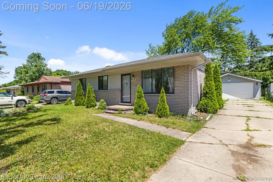 18533 Matthew Drive, Clinton Township, MI 48035 - #3