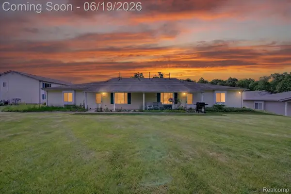 9543 Parkwood Drive #267, GrandBlanc, MI 48439