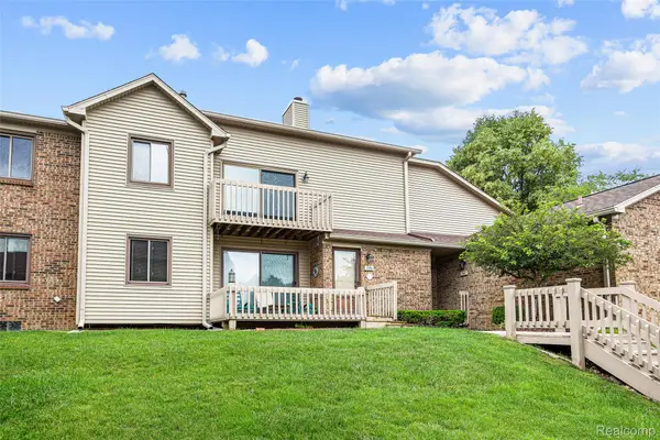 7147 Elmhurst, WestBloomfield, MI 48322