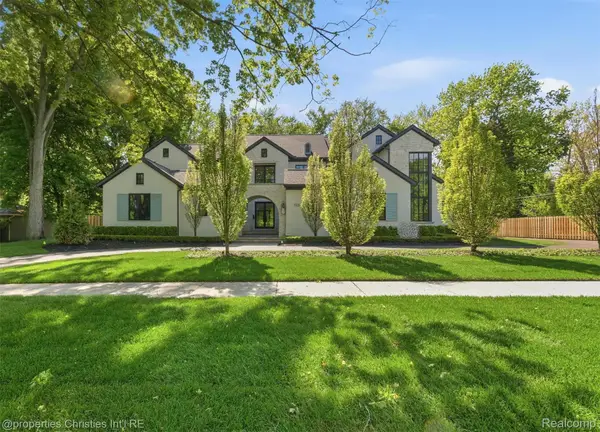 1551 Lakeside Drive, Birmingham, MI 48009