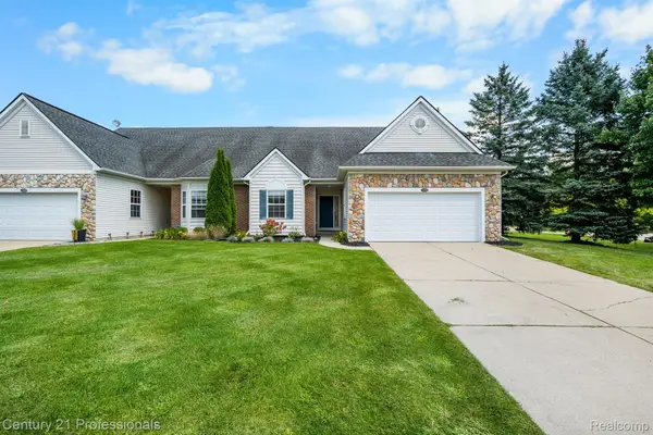 3305 Grove Lane, AuburnHills, MI 48326