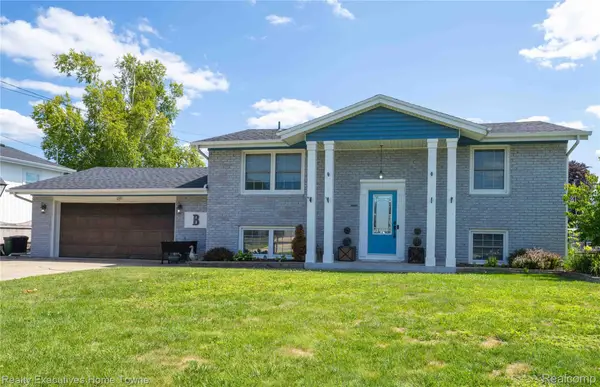2854 Elmwood Street, PortHuron, MI 48060