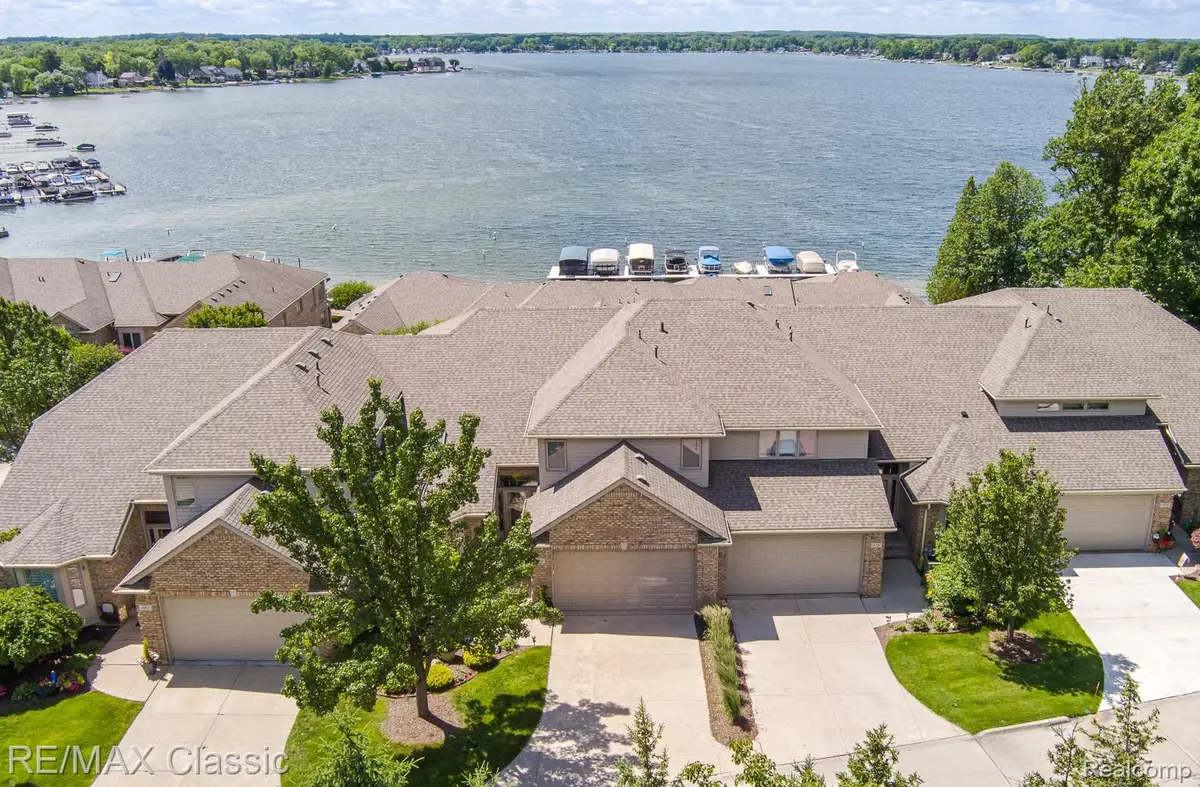 980 Sunset Drive, Waterford, MI 48328 - #1