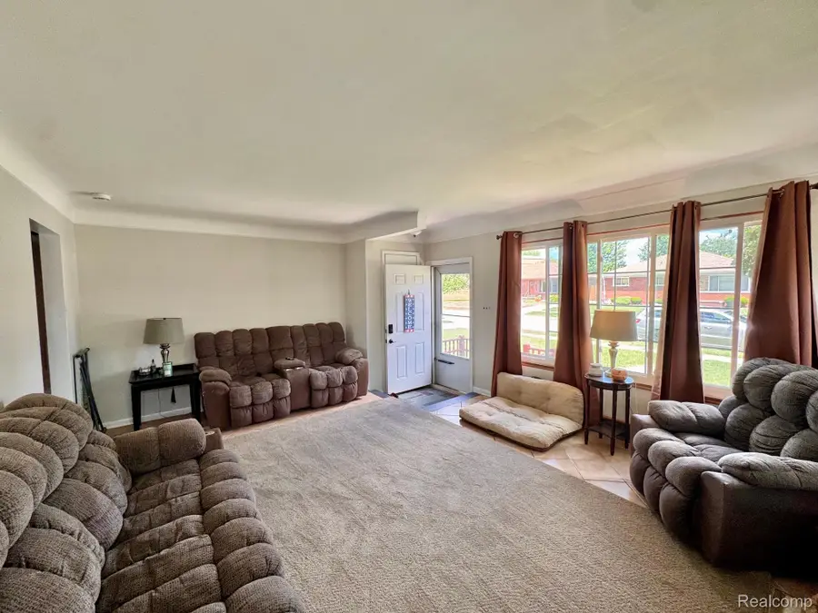 21218 Benjamin Street, Saint Clair Shores, MI 48081 - #2