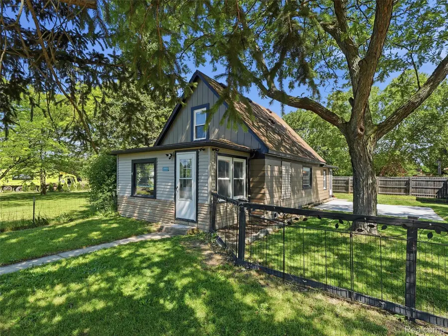 16853 Helen Street, Southgate, MI 48195 - #3
