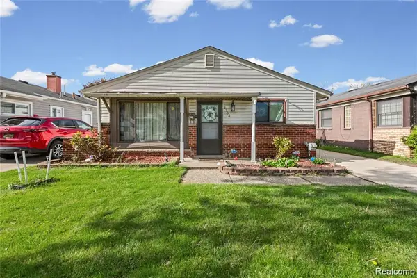 8153 Dale, CenterLine, MI 48015